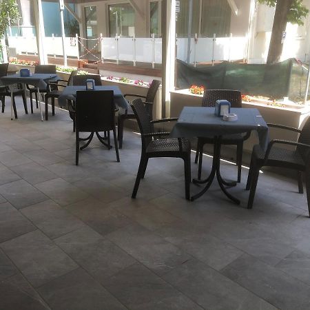Hotel Laura 리미니 외부 사진