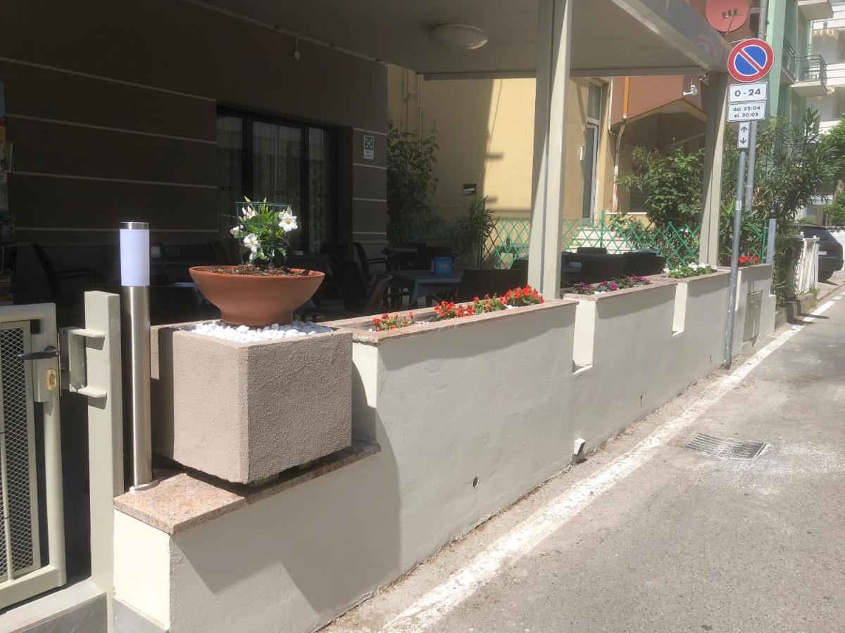 Hotel Laura 리미니 외부 사진